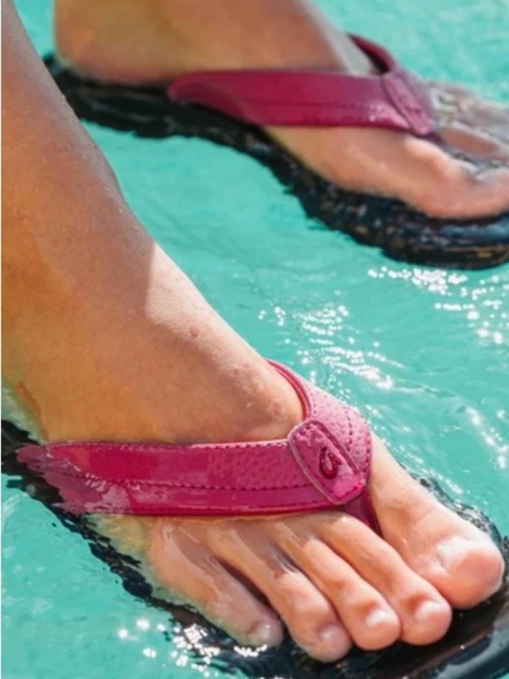 OluKai women’s  orchid  Flip Flop Sandals - Picture 2 of 6